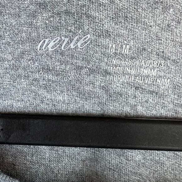 NWT Offline by Aerie Oversized Grey Printed Jersey Boyfriend T-Shirt Size Medium - Picture 10 of 10